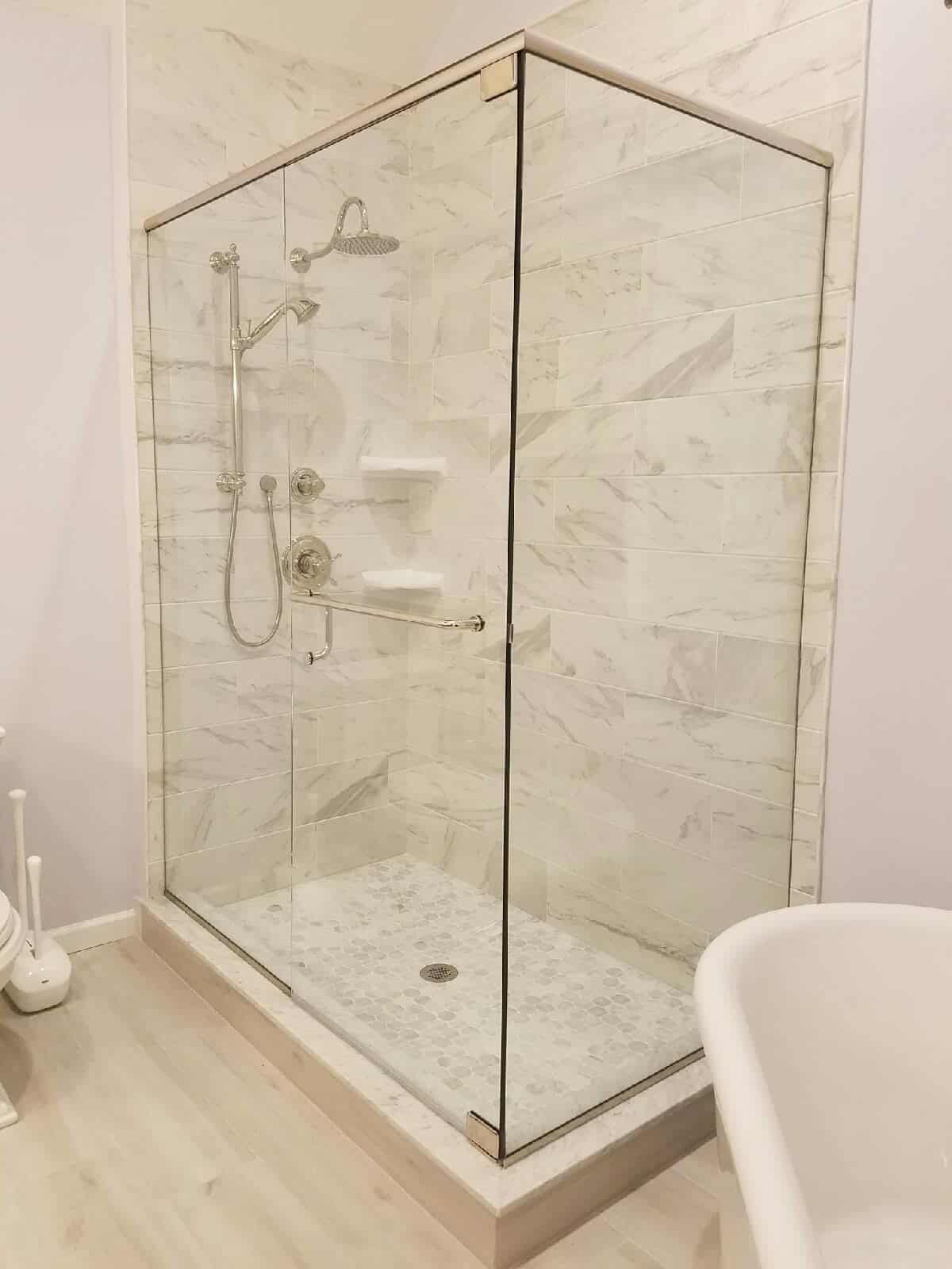 Shower Enclosure With 90 Degree Corner And Towel Bar Handle 3
